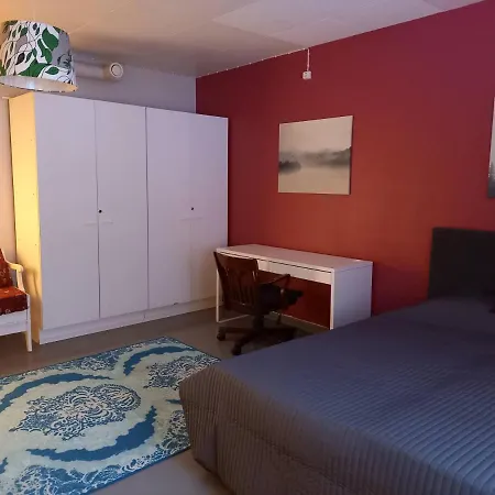 Kotamaen Wanha Koulu Apartment *